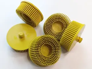 Абразивный щеточный диск WorkMan Bristle Р80 желтый под Roloc